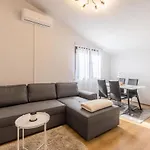 Lamaro Apartamento