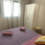 Apartamento Lamaro *