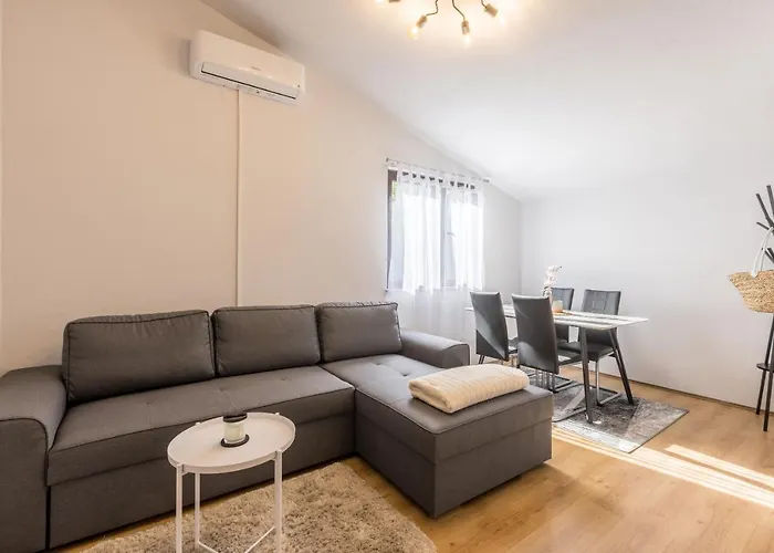 Lamaro Apartman